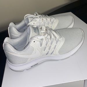 Nike run swift running shoes